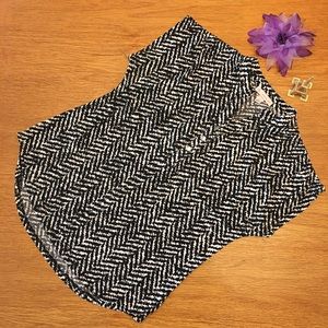 Short sleeved V-neck blouse Black & White Sz S